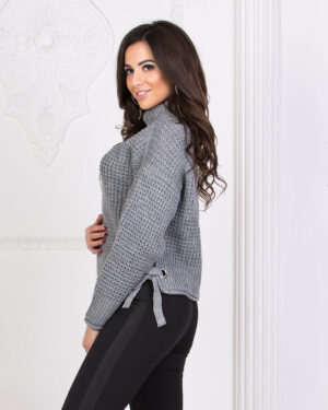 Дамски пуловер с връзки в сив цвят