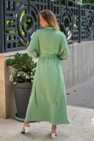 Дамска дълга рокля с копчета в масленозелен цвят