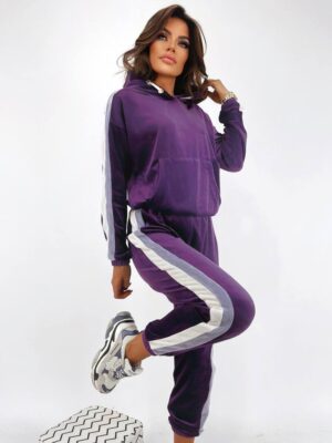 Дамски велурен спортен комплект в лилаво/черно