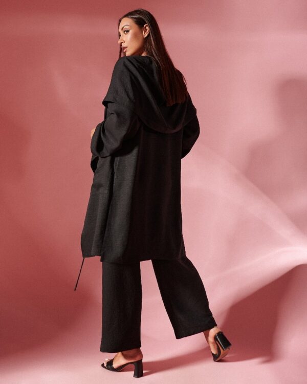 Дамски черен комплект блуза панталон и дълга жилетка